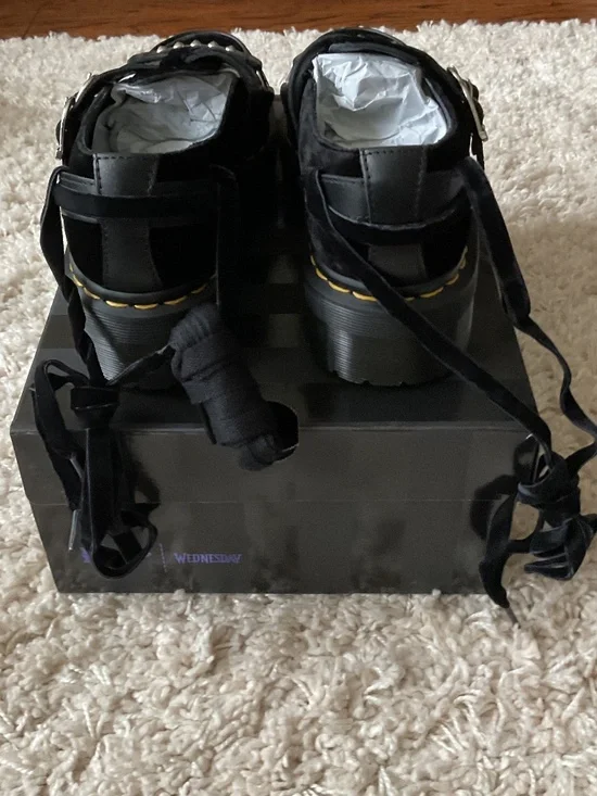 💐NWT💐 Dr Martens LIMITED EDITION RAMSEY WEDNESDAY PLATFORM CREEPERS - size 8 - Picture 8 of 14